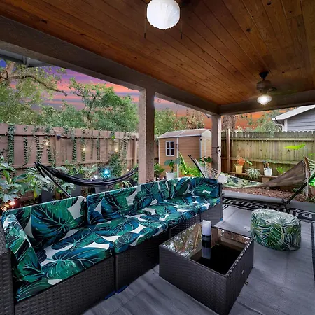 Zen Jungle House By Busch Gardens Sleeps 12 With Outdoor Games & Detached Play Space!